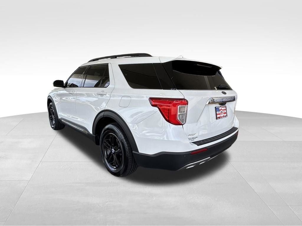 Certified 2023 Ford Explorer XLT w/ Equipment Group 202A RWD image 7