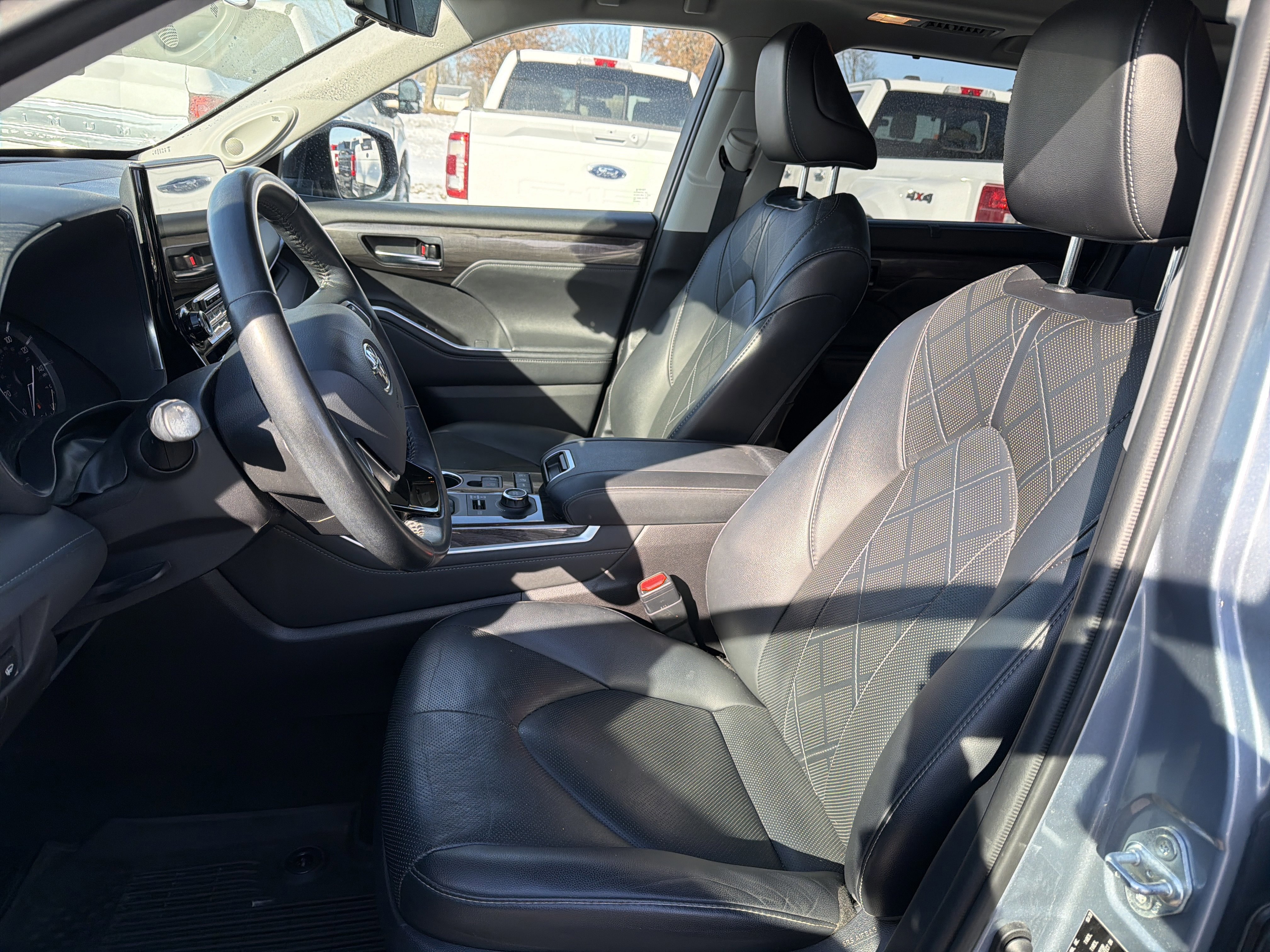 Used 2021 Toyota Highlander Platinum image 9