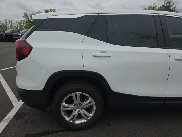 Used 2024 GMC Terrain SLE AWD/4WD image 7