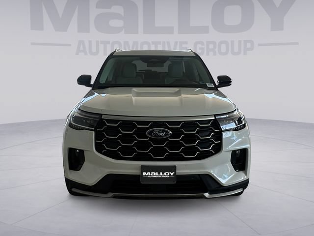 Certified 2025 Ford Explorer Platinum w/ Ultimate Package AWD/4WD image 8