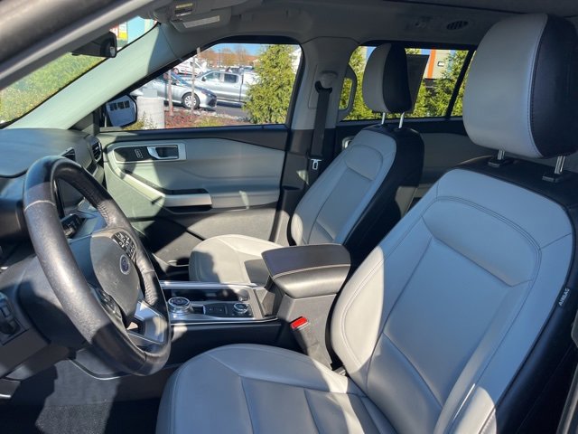 Certified 2021 Ford Explorer XLT w/ Equipment Group 202A image 16