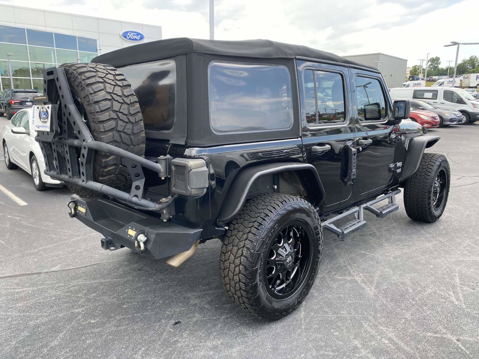 Used 2018 Jeep Wrangler Unlimited Sport S AWD/4WD image 7