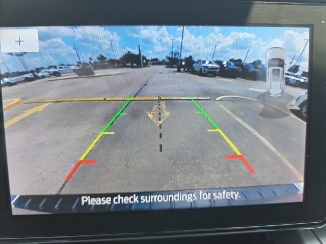 Certified 2022 Ford Explorer XLT w/ Equipment Group 202A AWD/4WD image 36