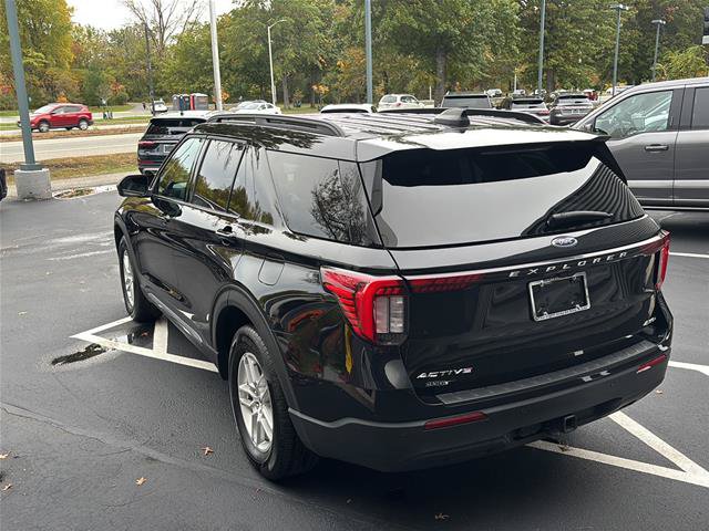 Certified 2025 Ford Explorer Active AWD/4WD image 24