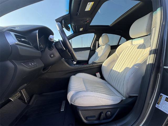 Used 2025 Genesis G70 2.5T w/ Sport Prestige Package image 13