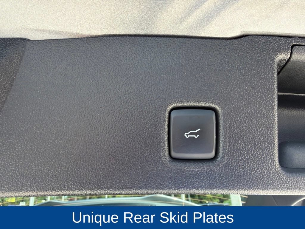 Certified 2025 Ford Escape ST-Line Select AWD/4WD image 10