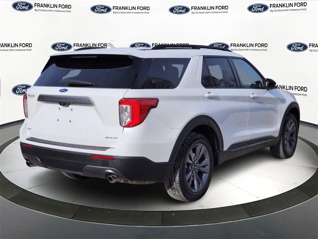 Certified 2022 Ford Explorer XLT w/ Equipment Group 202A image 5