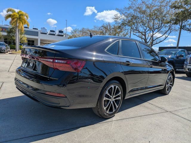 Used 2025 Volkswagen Jetta Sport image 4