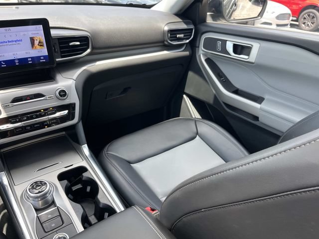 Certified 2023 Ford Explorer XLT w/ Equipment Group 202A AWD/4WD image 18