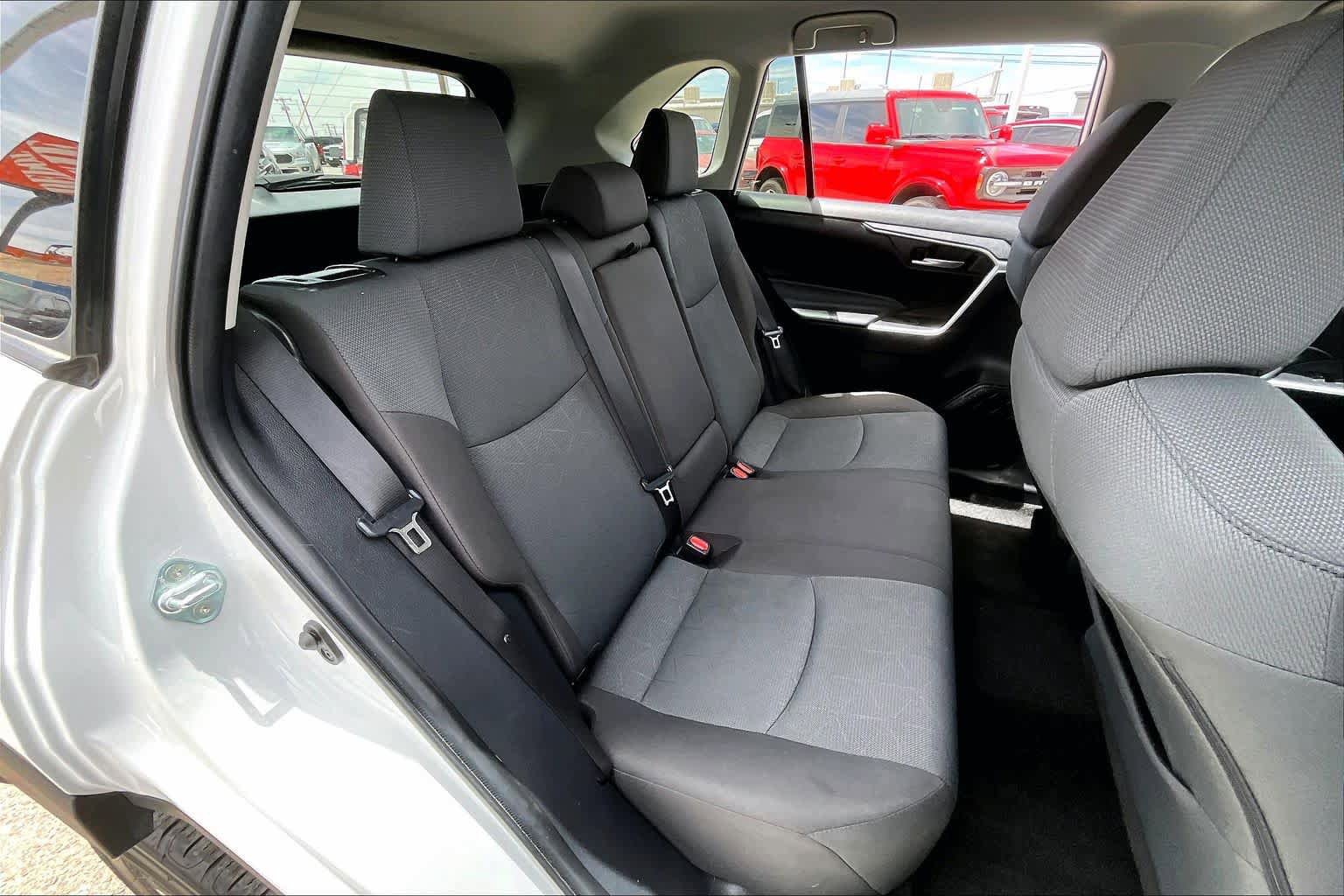 Used 2025 Toyota RAV4 XLE FWD image 18