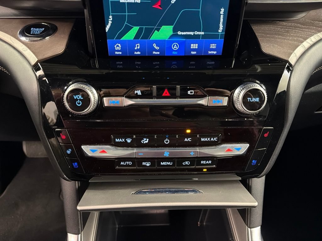 Certified 2023 Ford Explorer Platinum w/ Technology Package AWD/4WD image 13