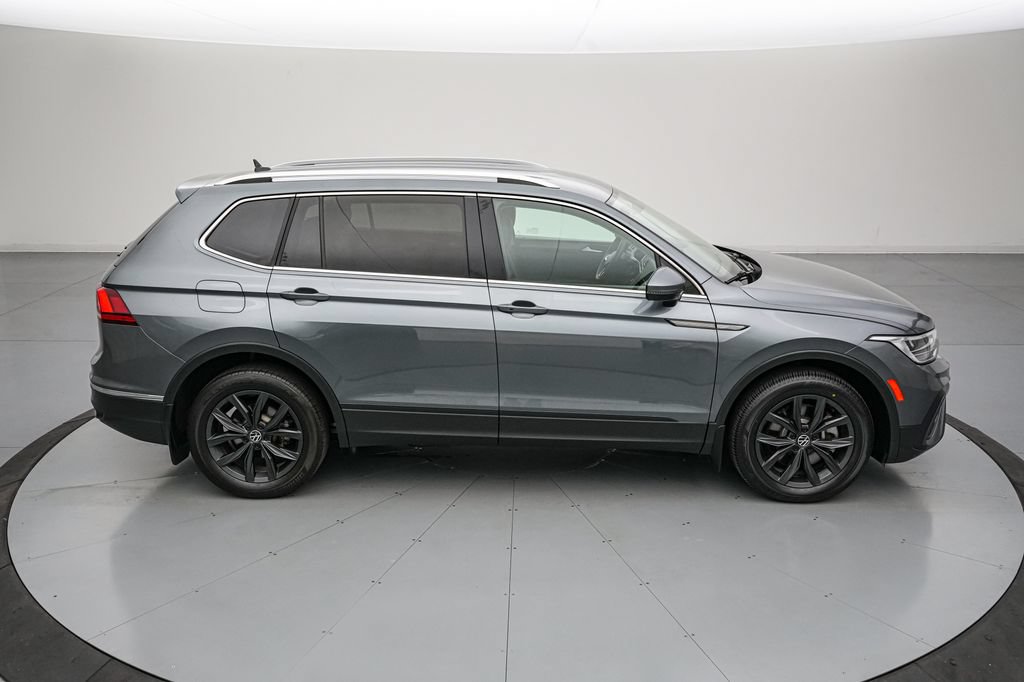 Used 2024 Volkswagen Tiguan SE w/ MDO Package, Three-Row FWD video 3