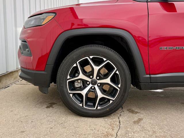Used 2025 Jeep Compass Limited AWD/4WD image 35