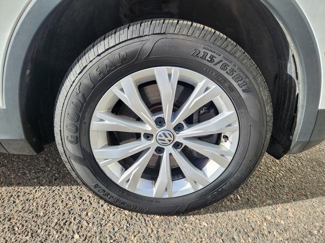 Used 2020 Volkswagen Tiguan S image 21
