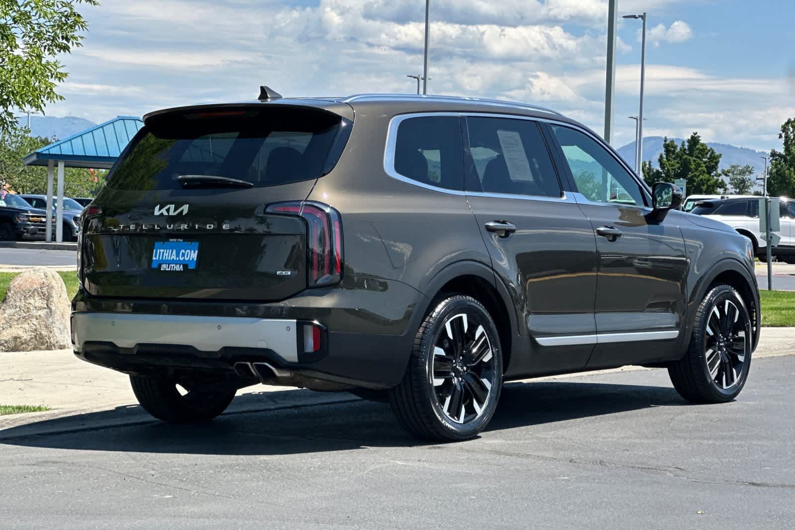 Used 2023 Kia Telluride SX Prestige AWD/4WD image 2