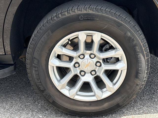 Used 2025 Chevrolet Tahoe LT RWD image 9