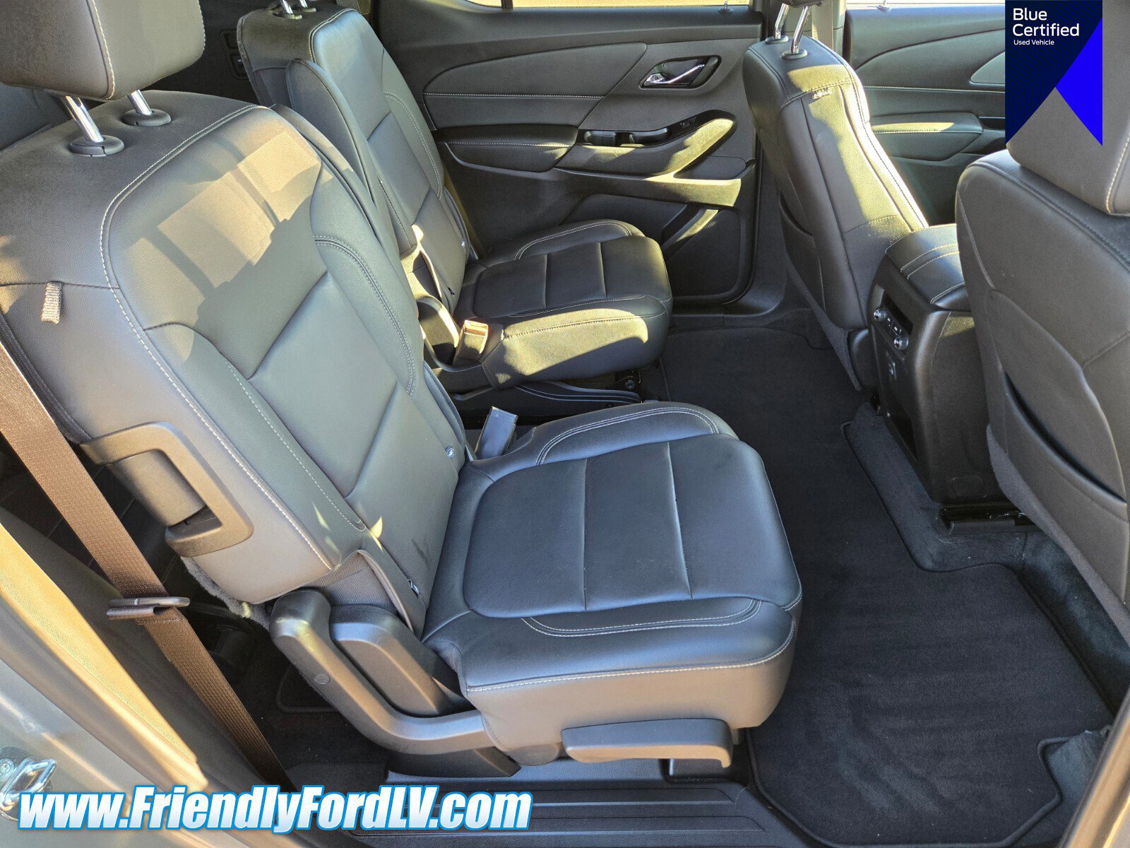 Used 2023 Chevrolet Traverse LT FWD image 16