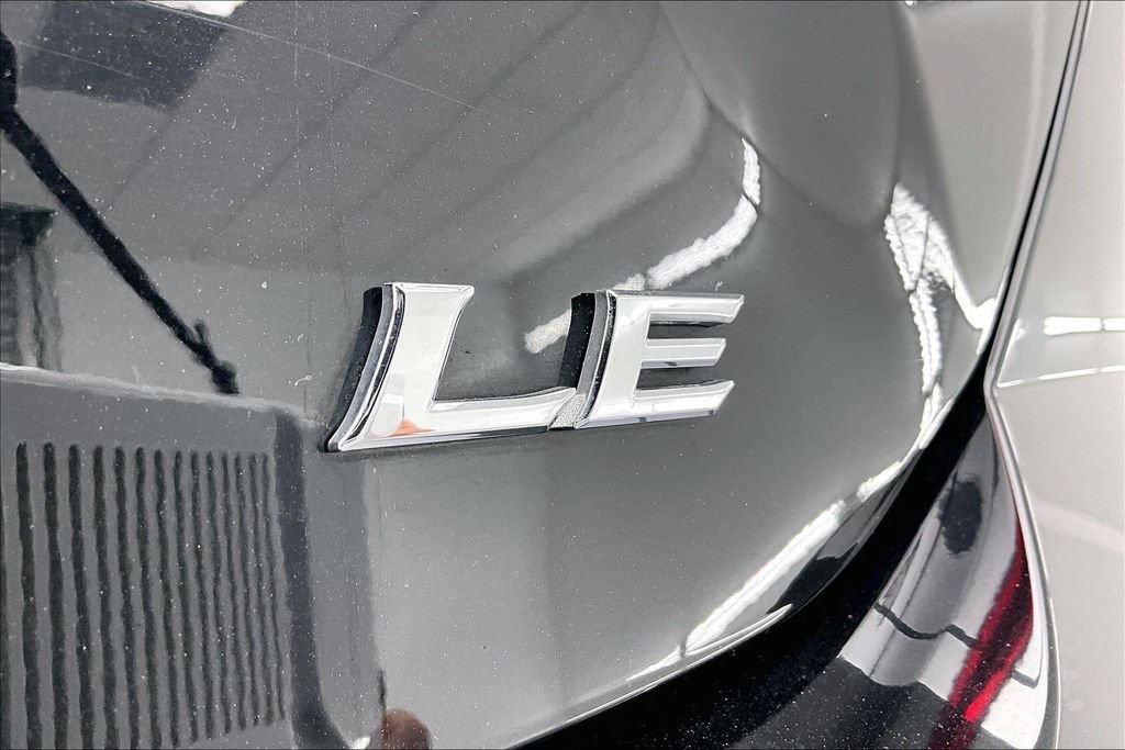Used 2025 Toyota Camry LE FWD image 8