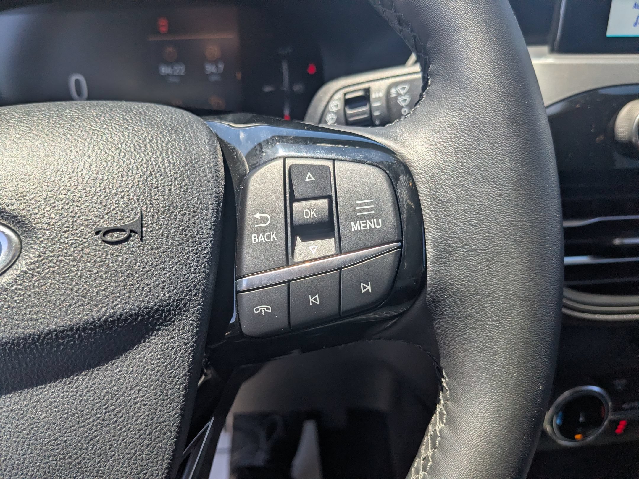 Certified 2025 Ford Escape Active w/ Cold Weather Package AWD/4WD image 18
