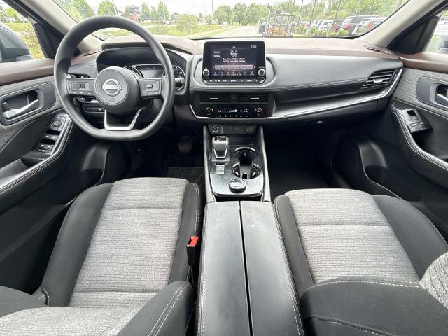 Used 2023 Nissan Rogue SV AWD/4WD image 16