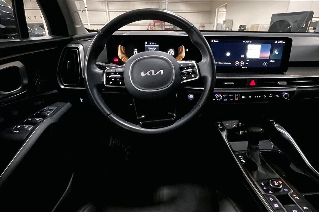 Used 2024 Kia Sorento S image 7