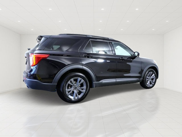 Certified 2023 Ford Explorer XLT w/ Equipment Group 202A AWD/4WD image 6
