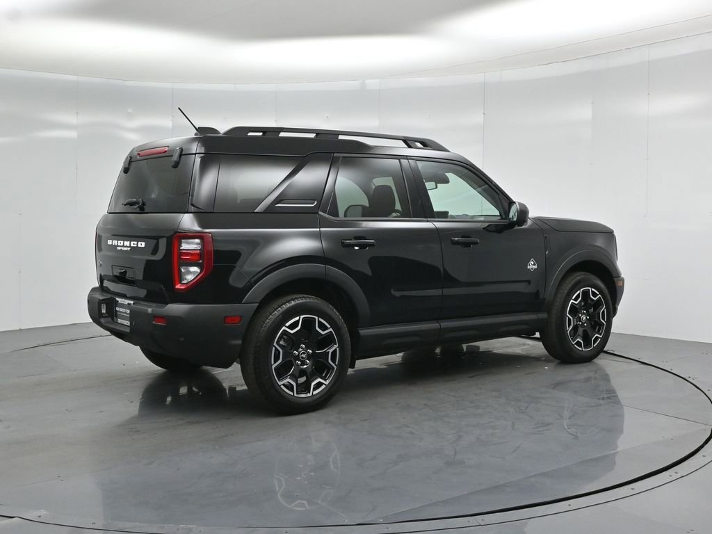 Certified 2025 Ford Bronco Sport Outer Banks w/ Outer Banks Tech Package+ AWD/4WD image 27