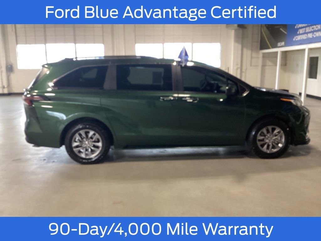 Used 2023 Toyota Sienna XLE image 8