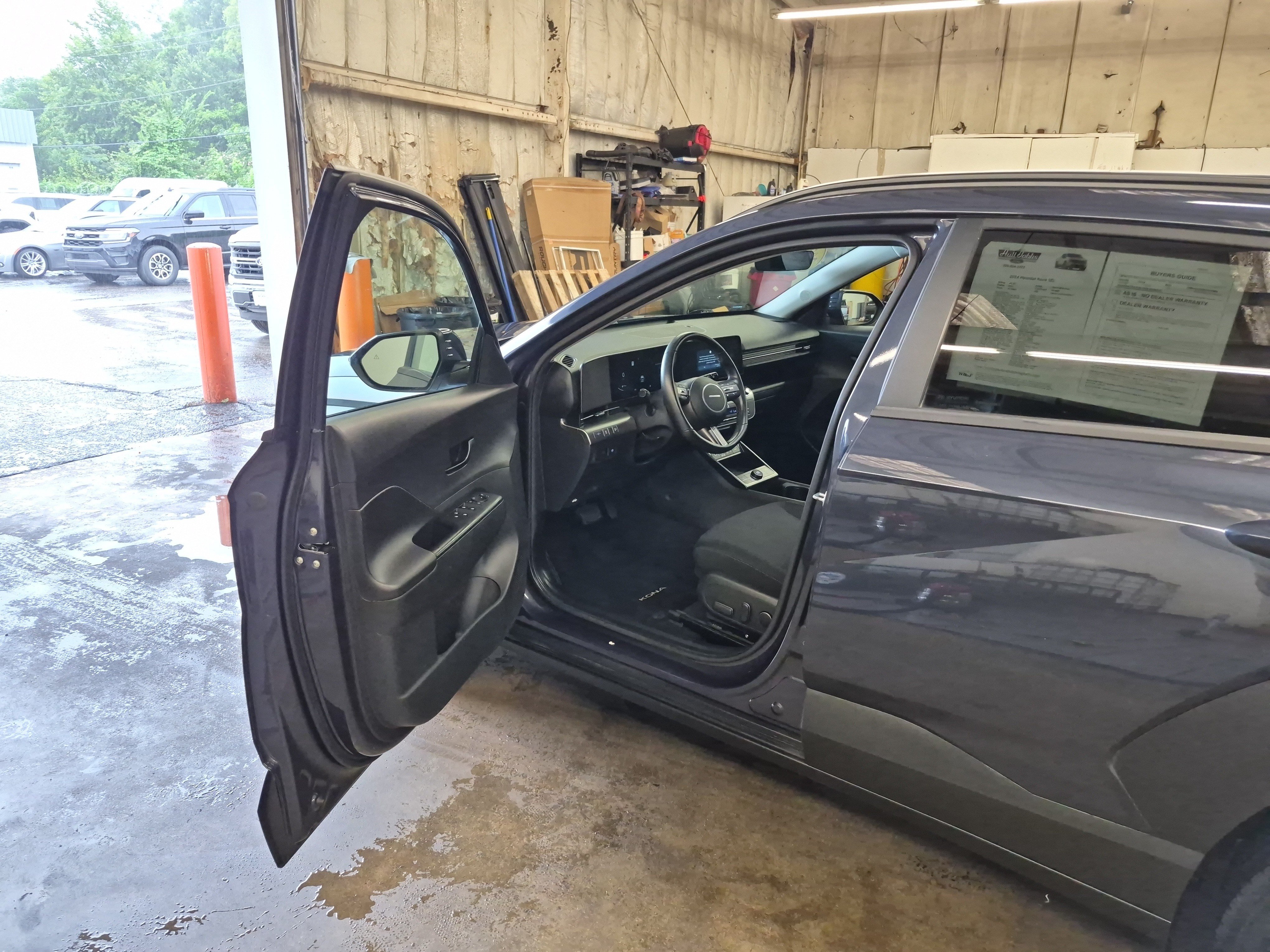Used 2024 Hyundai Kona SEL w/ Convenience Package FWD image 8