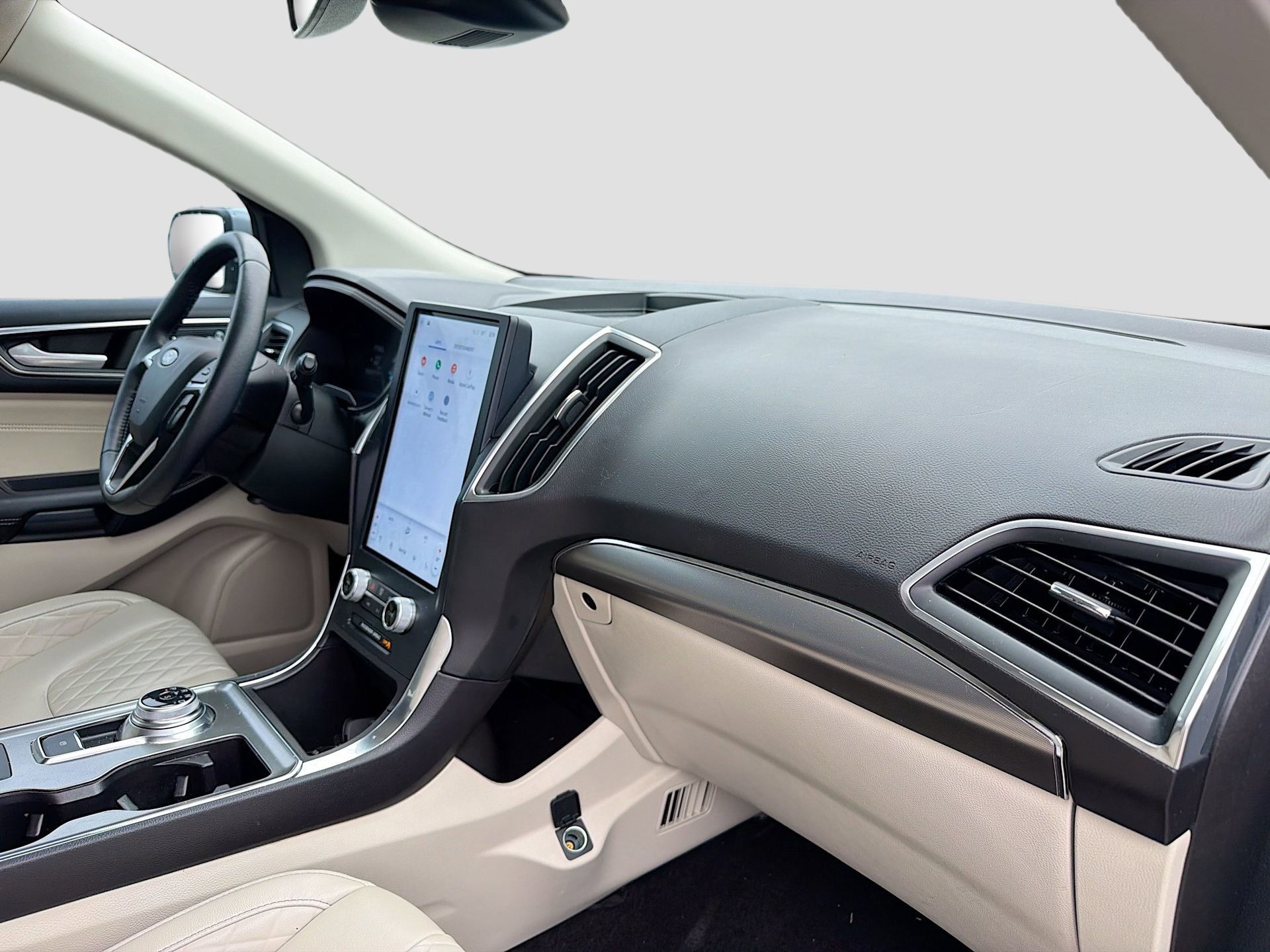 Certified 2023 Ford Edge Titanium AWD/4WD image 32