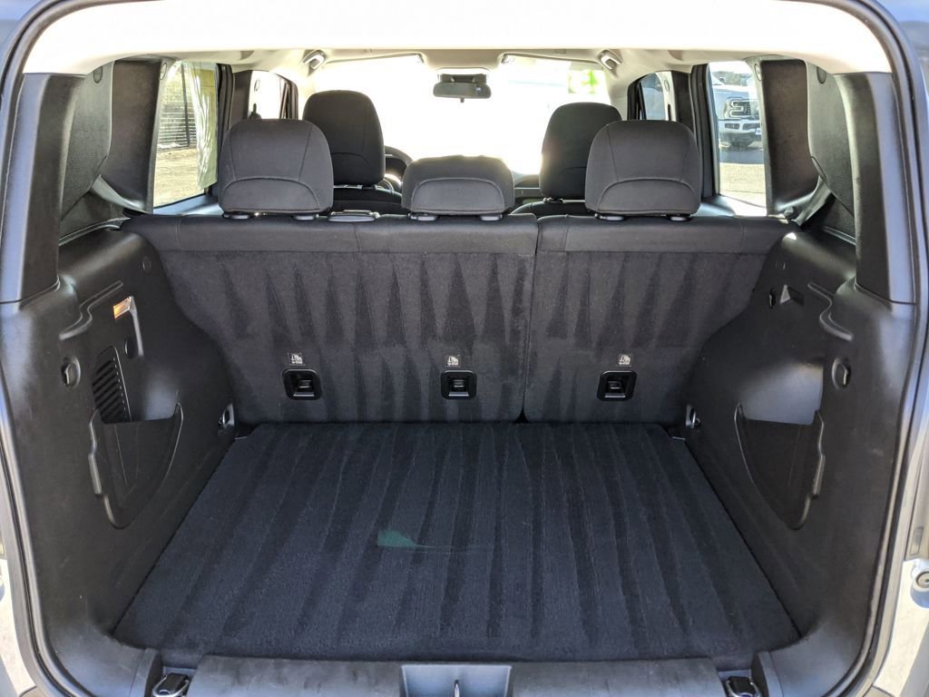 Used 2023 Jeep Renegade Latitude image 19