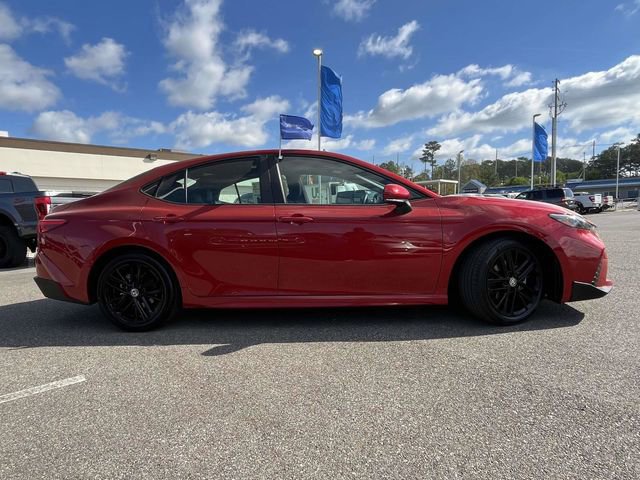 Used 2025 Toyota Camry SE FWD image 2