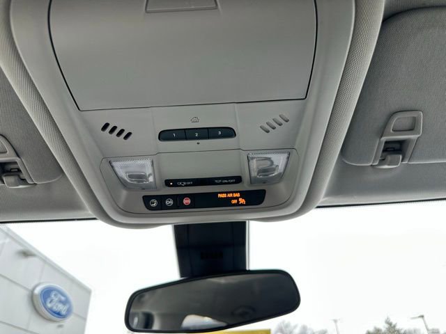 Used 2020 Chevrolet Equinox LT w/ Driver Convenience Package image 69