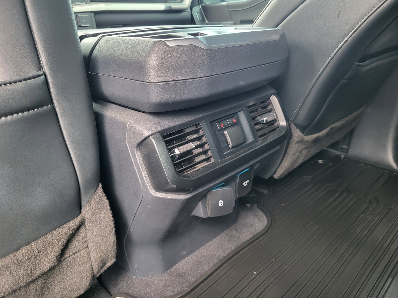 Certified 2023 Ford F150 Raptor w/ Raptor Carbon Fiber Package AWD/4WD image 19
