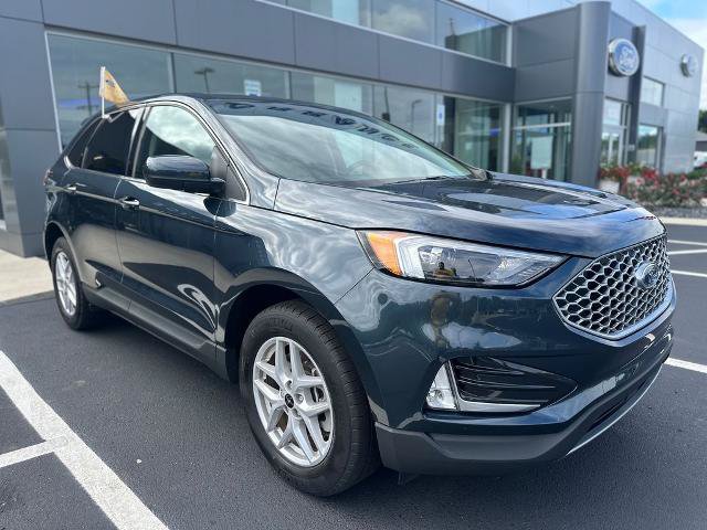 Certified 2023 Ford Edge SEL w/ Convenience Package AWD/4WD image 3