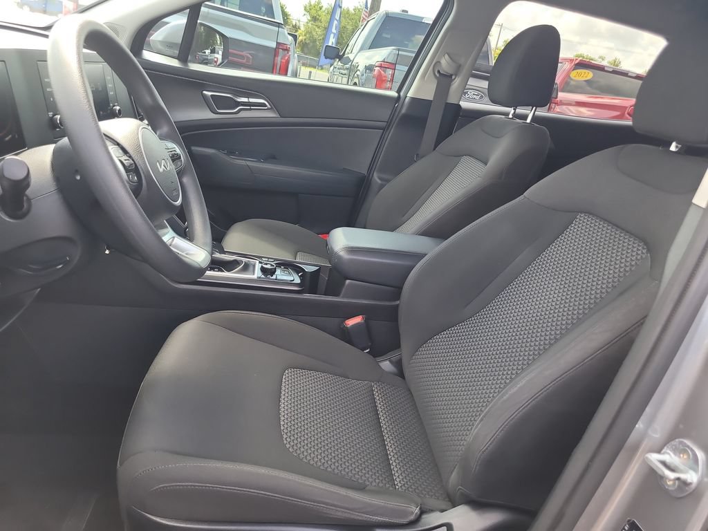 Used 2023 Kia Sportage LX FWD image 15