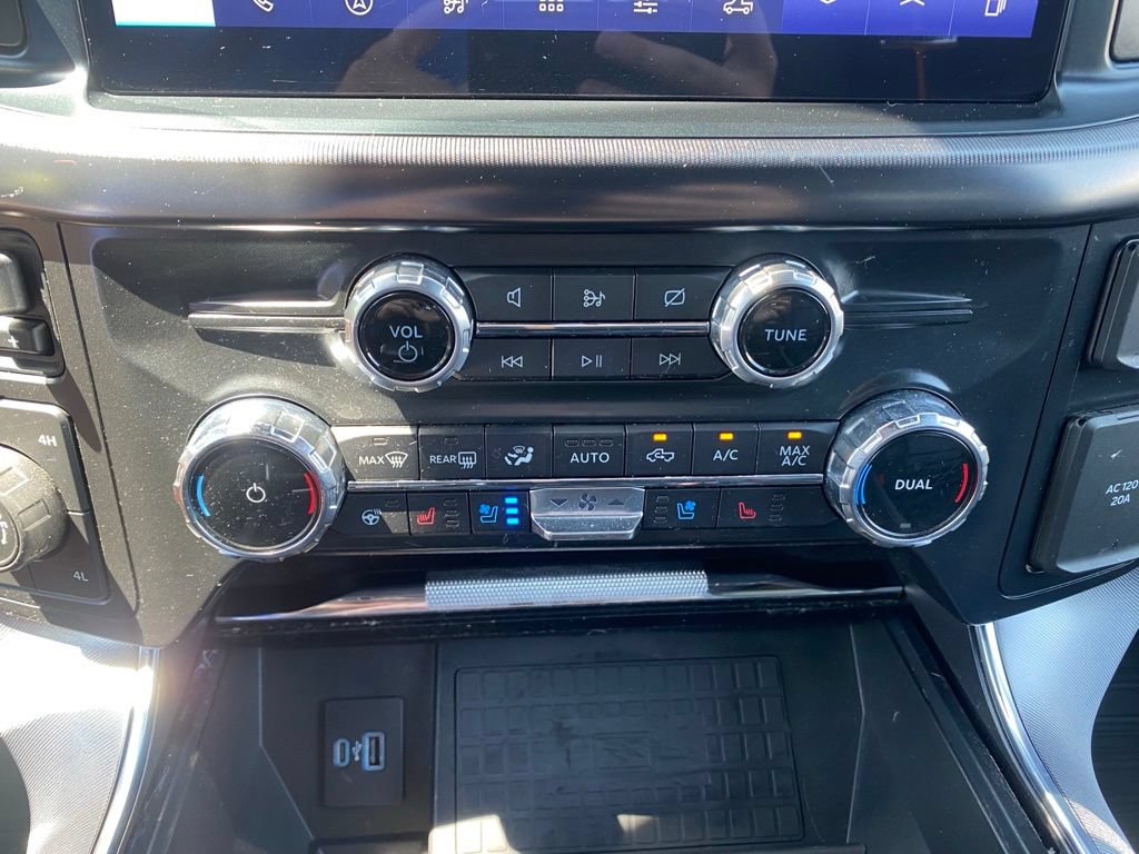 Certified 2022 Ford F150 Platinum w/ Equipment Group 701A High AWD/4WD image 22