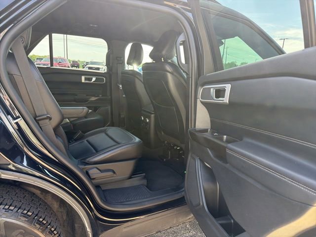 Certified 2020 Ford Explorer XLT w/ Equipment Group 202A AWD/4WD image 17