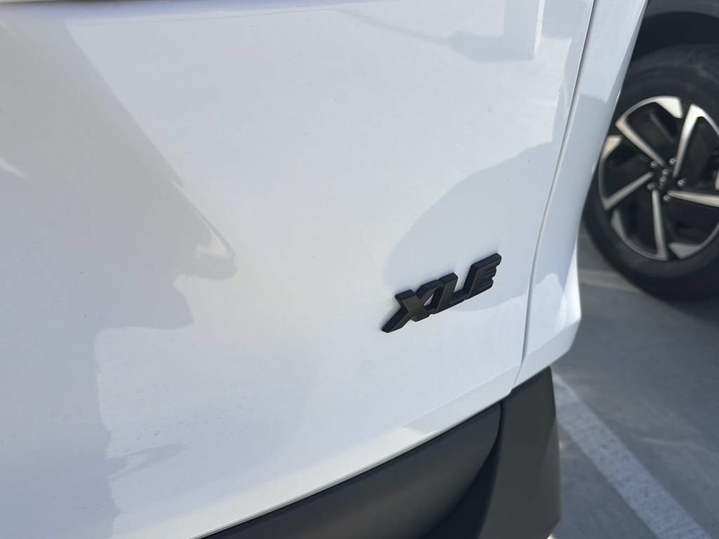 Used 2023 Toyota RAV4 XLE FWD image 9
