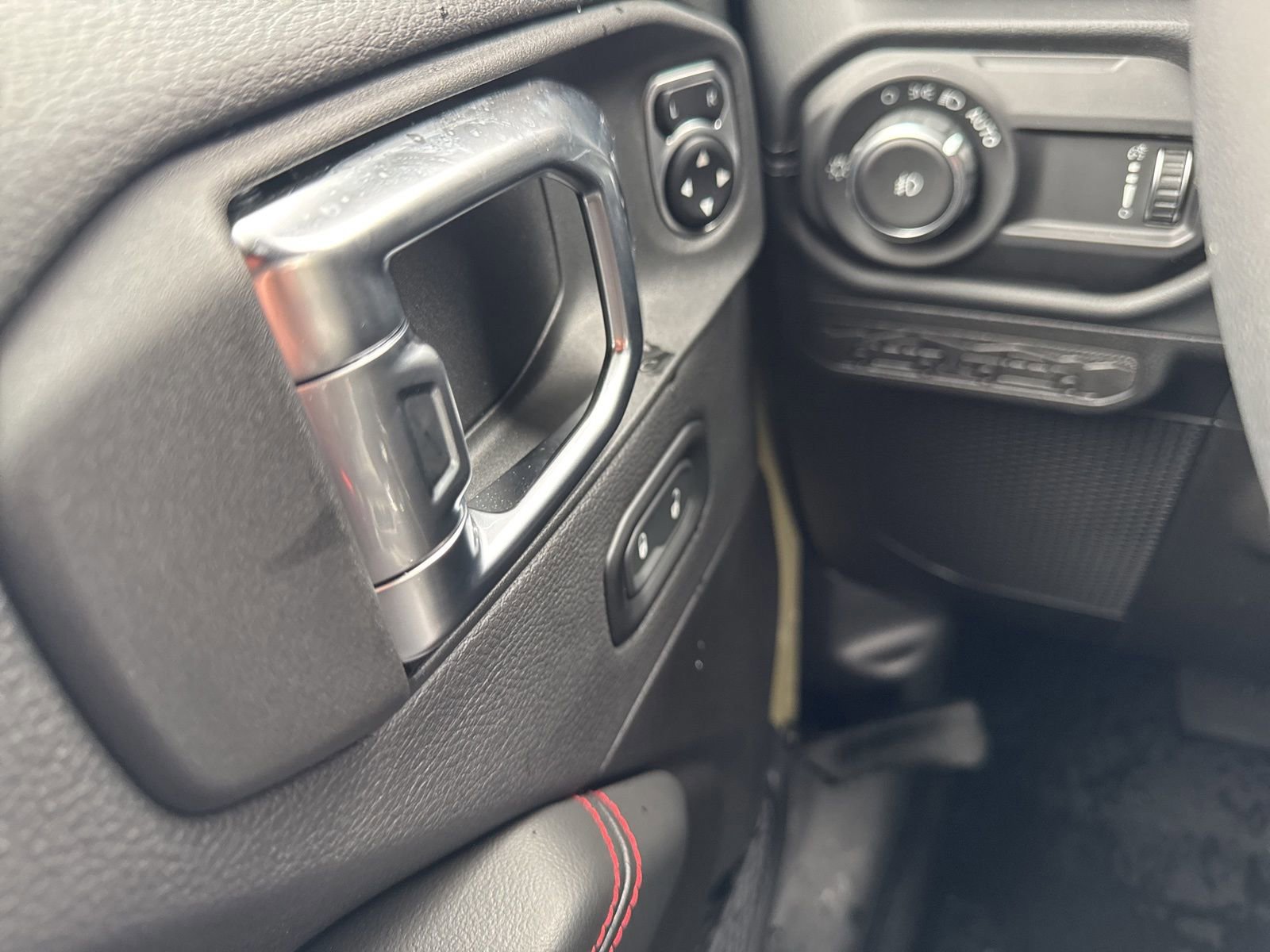 Used 2026 Jeep Wrangler Rubicon image 37