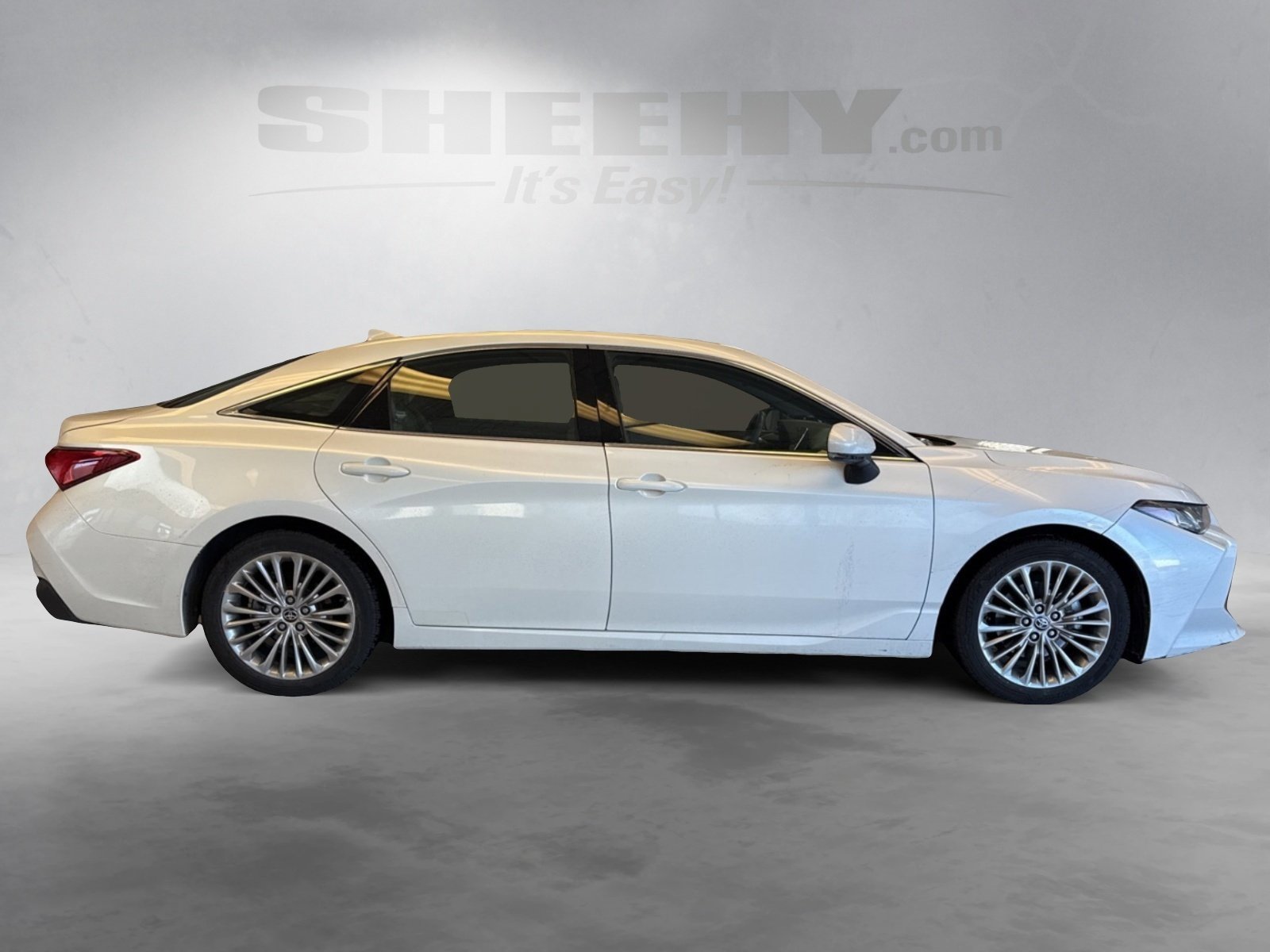 Used 2022 Toyota Avalon Limited w/ Advanced Safety Package image 6