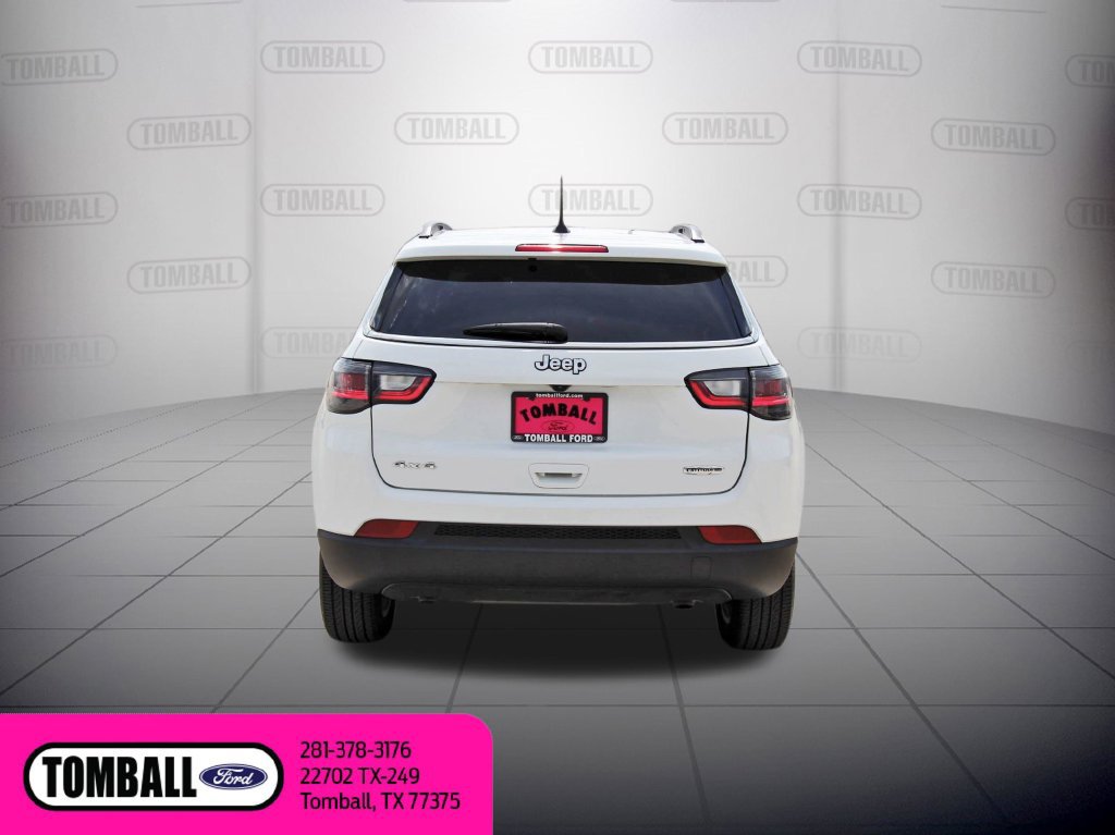 Used 2024 Jeep Compass Latitude w/ Sun and Sound Group AWD/4WD image 6