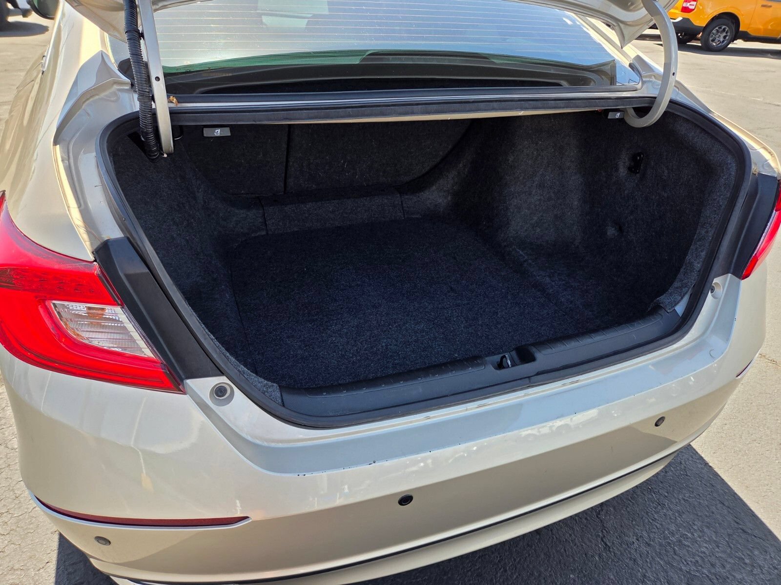 Used 2019 Honda Accord EX-L image 14