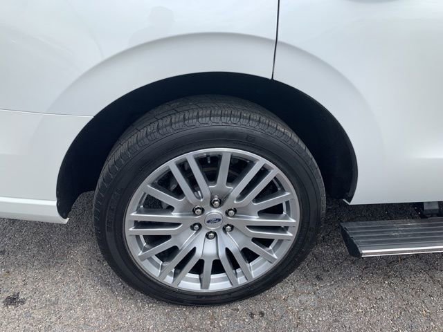 Certified 2024 Ford Expedition Platinum image 40