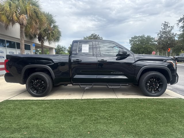 Used 2022 Toyota Tundra SR5 w/ SR5 Convenience Package RWD image 2