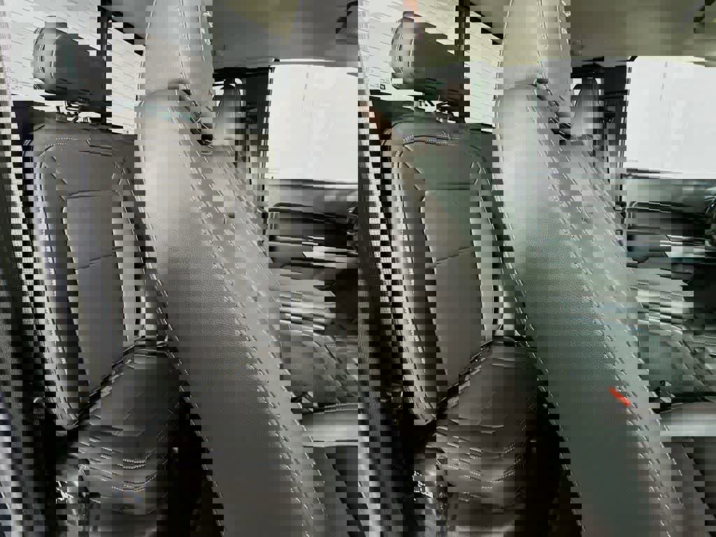 Used 2020 Chevrolet Colorado ZR2 image 30