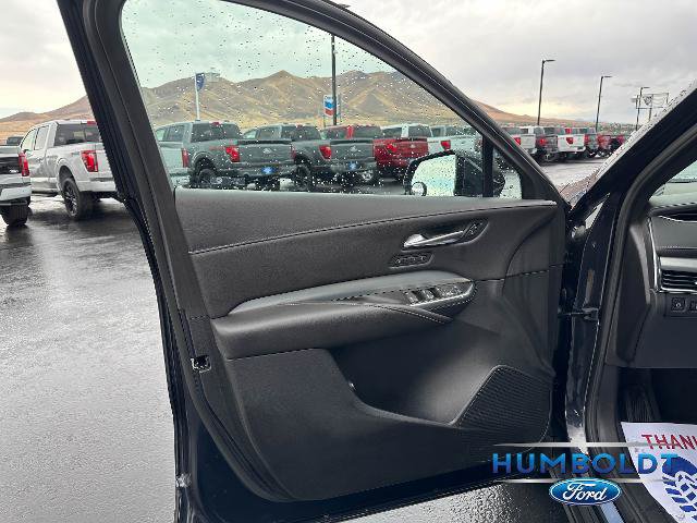 Used 2022 Cadillac XT4 Premium Luxury w/ Enhanced Visibility Package AWD/4WD image 11
