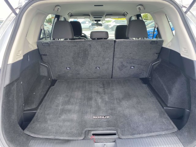 Used 2023 Nissan Rogue SV FWD image 10