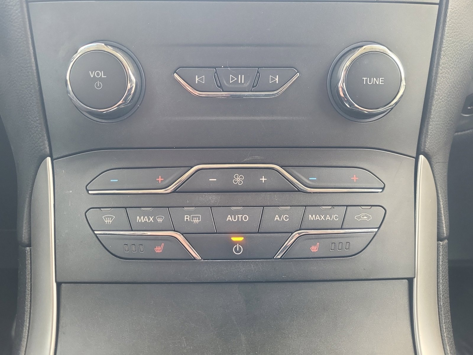 Certified 2020 Ford Edge SEL w/ Convenience Package image 30