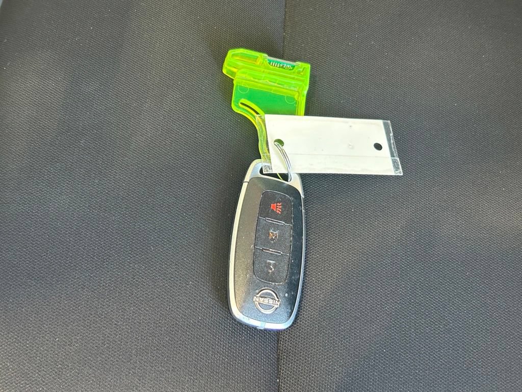 Used 2024 Nissan Rogue S AWD/4WD image 42